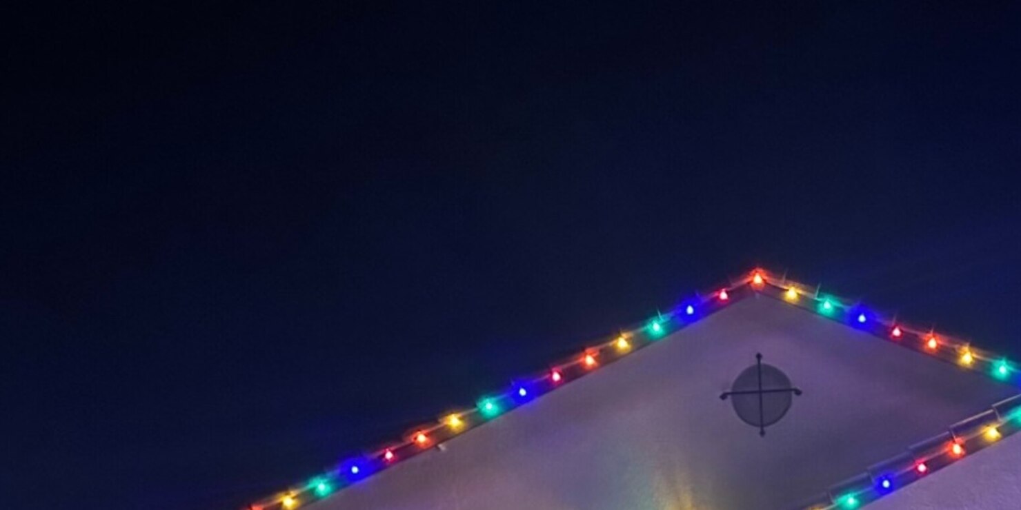 Christmas light hanging in El Dorado Hills, CA: multicolor c9 gable peak run